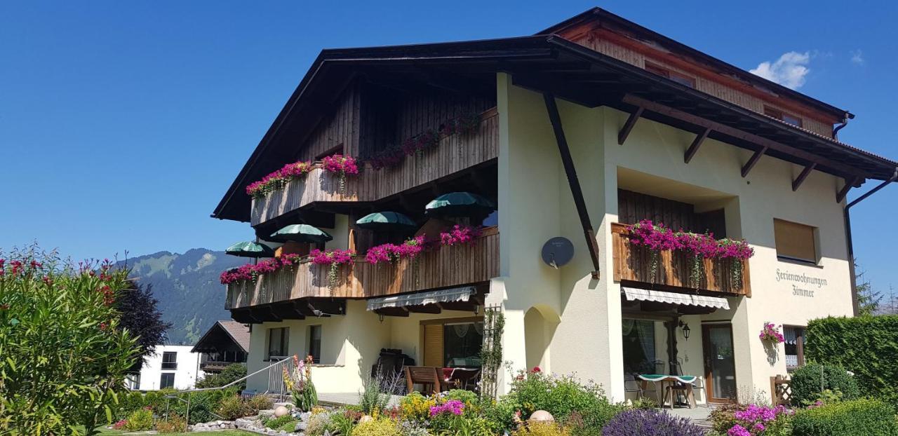 Gaestehaus Schoeneweiss Ehrwald Exterior photo